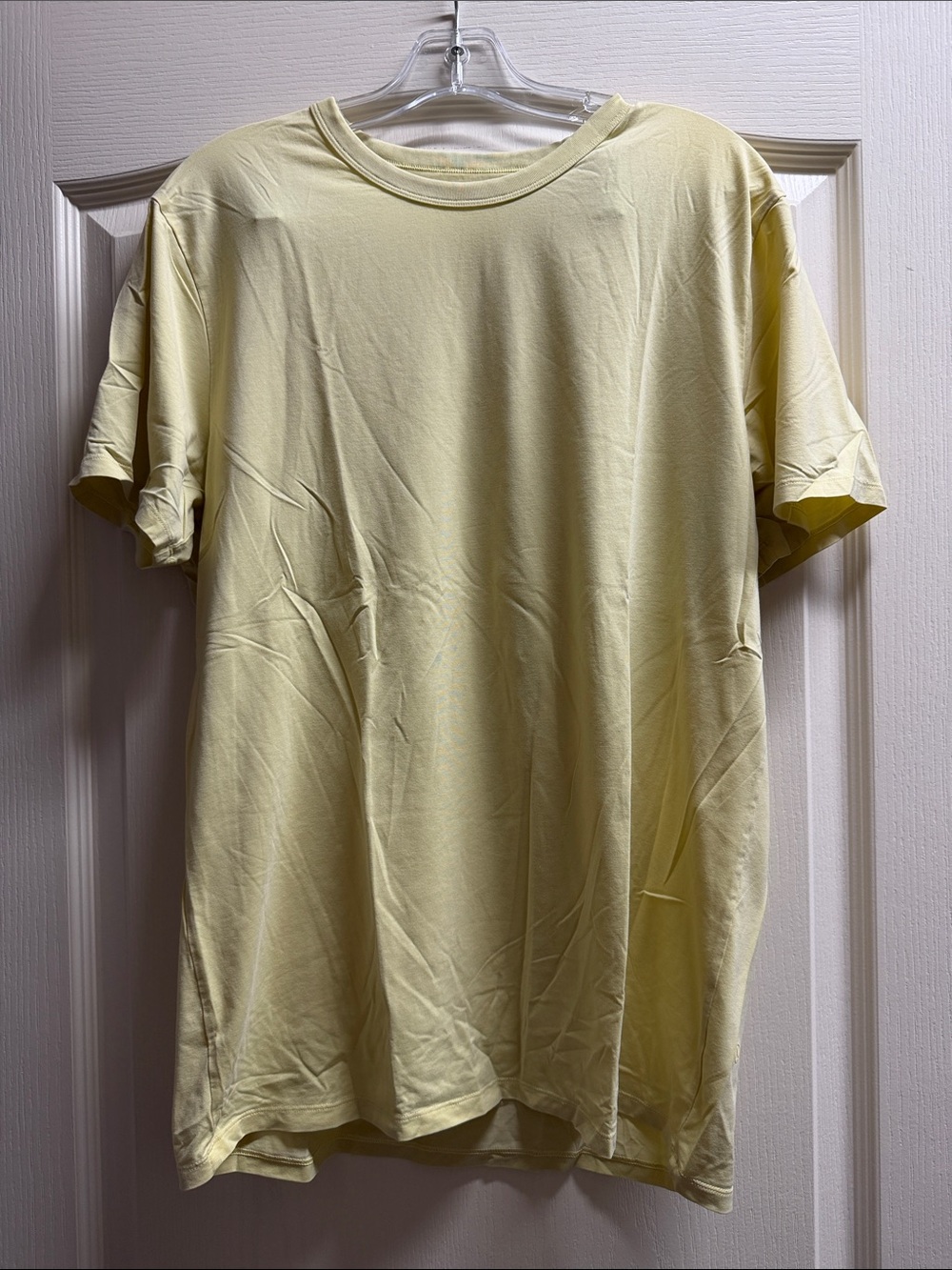 Men's lululemon Crew Neck T-Shirt Yellow